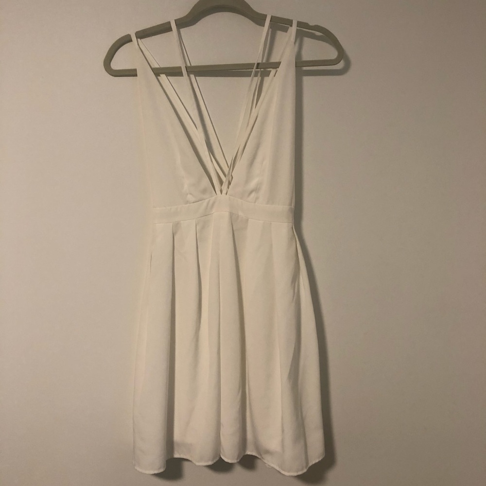 🤍🔥Strappy White Mini Dress🔥🤍
